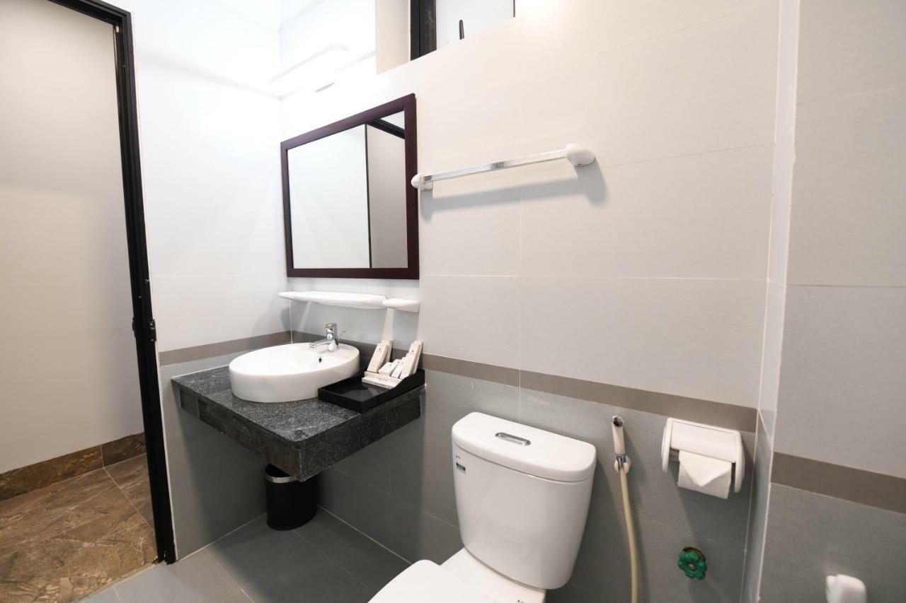 Starlight Boutique Hotel Куанг Нин Екстериор снимка